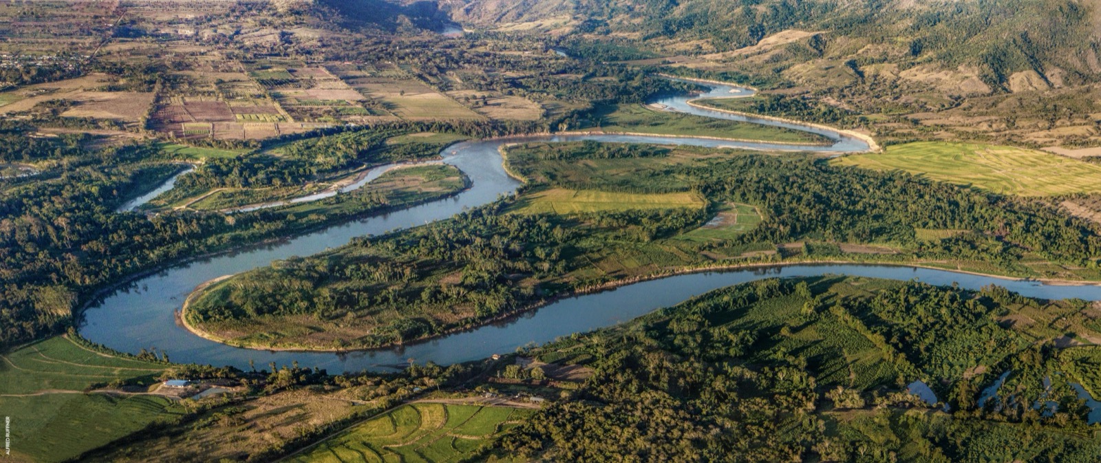 Panorama aéreo valle del río Mayo